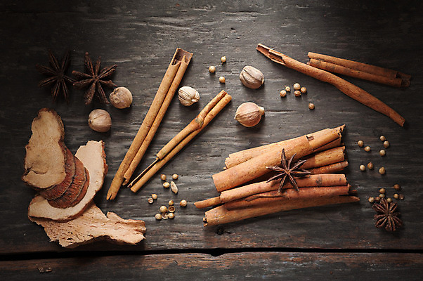 포토 JPG 해외이미지 음식 백그라운드 재료 탁자 건조 요리 사람없음 장식 갈색 주방 조미료 향신료 향 시나몬 해외202004 해외포토 컬러 가구 향미료 파일형식