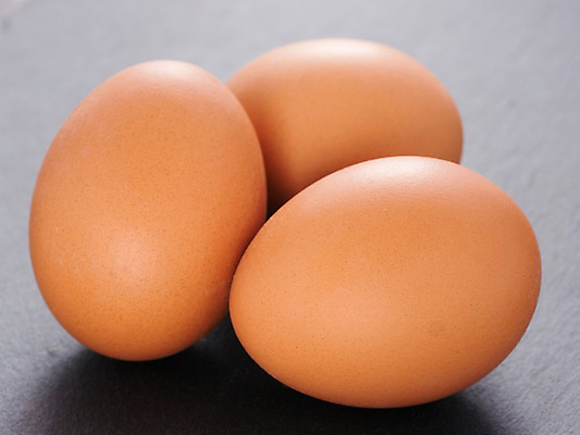 포토 JPG 해외이미지 음식 백그라운드 건강 사람없음 갈색 계란 회색 성장 껍질 신선 유기농 날것 내추럴 석판 해외202004 해외포토 웰빙 컬러 알 파일형식