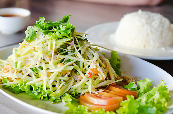 포토 JPG 해외이미지 접시 음식 조각 토마토 채소 태국 고추 어류 요리 동양인 사람없음 초록색 샐러드 튀김 흰색 상추 허브 매움 땅콩 망고 해외202004 해외포토 식물 식기 아시아 컬러 인종 수중동물 견과류 맛 열대과일 파일형식