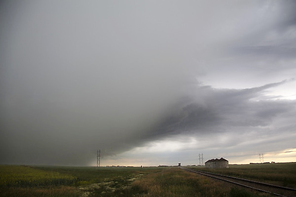 포토 JPG 해외이미지 구름 자연 하늘 날씨 풍경 초원 사람없음 야외 여름 농장 어둠 위험 폭풍 내추럴 뇌우 폭풍우 해외202004 해외포토 자연요소 계절 컨셉 농업 비_날씨 자연재해 생태계 파일형식