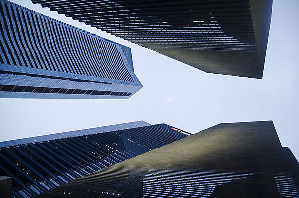 포토 JPG 해외이미지 모양 디자인 외관 산업 벽 백그라운드 패턴 비즈니스 건축양식 창문 유리 하늘 추상 미래 바닥 주택 프레임 사람없음 야외 건물 금융 파란색 빛 사무실 반사 금속 흰색 도시 재산 파편 묘사 런던 기하학 싱가폴 진짜 철강 해외202004 해외포토 건축물 건축 아시아 컬러 컨셉 무늬 재질 영국 경제 파일형식