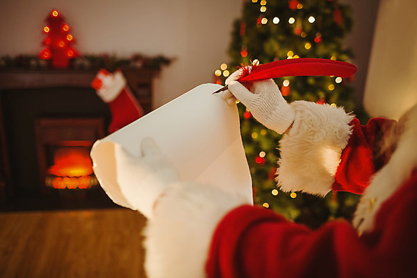 포토 JPG 해외이미지 백인 라이프스타일 노년 남자 크리스마스 거실 가정 불 아파트 주택 한명 크리스마스트리 산타클로스 축제 축하 잡기 벽난로 전나무 깃털펜 크리스마스이브 노인남자한명만 해외202004 해외포토 자연요소 서양인 나무 1 기념일 컨셉 모션 사람 성인 건물 생활 펜 남자한명만 노인남자만 파일형식