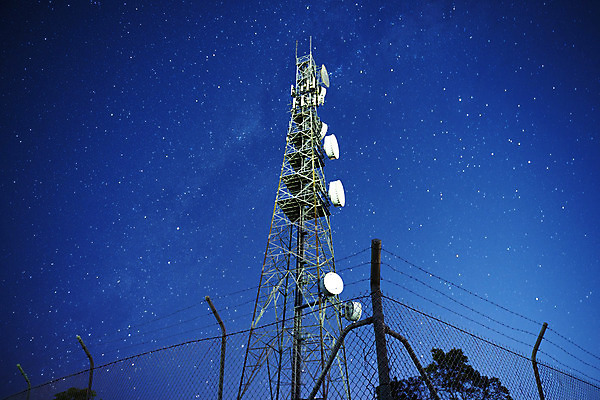 포토 JPG 해외이미지 디자인 산업 별 파도 백그라운드 컨셉 인터넷 비즈니스 통신 하늘 모바일 세포 안테나 사람없음 스마트폰 글로벌 탑 디지털 자료 어둠 장비 네트워크 암호 저녁 큼 무선전화기 전화기 서비스 라디오 상승 방송 전염 지역 레이더 방사선 철강 제공자 해외202004 해외포토 자연요소 건축물 바다 전자제품 핸드폰 스마트기기 질병 야간 크기 감염 파일형식