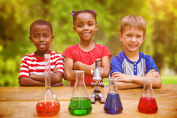 포토 JPG 해외이미지 나무 식물 백인 학생 여자 교육 남자 행복 어린이 과학 잎 교실 학교 자연 휴식 초등학교 현미경 실험 미소 풍경 소년 초원 여러명 빨간색 초록색 파란색 학습 평화 팔짱 검은색 장비 자유 탐험 성장 전원 액체 고독 땅 책상 플라스크 신학기 비커 내추럴 도피 개발 초보 화학물질 화학약품 화학자 해외202004 해외포토 서양인 감정 컬러 가구 다수 컨셉 모션 표정 실험기구 사람 화학 전기에너지 과학자 생태계 물질 파일형식