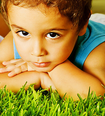 포토 JPG 해외이미지 모델 응시 공원 남자 행복 얼굴 어린이 가족 건강 관리 한명 사람 소년 잔디 야외 초록색 쌓기 정원 새벽 놀이방 기쁨 흰색 아기 잡기 달콤 작음 내추럴 거짓말 걸음마 해외202004 해외포토 자연요소 식물 1 시선 공공시설 감정 컬러 관계 모션 신체부위 맛 크기 파일형식