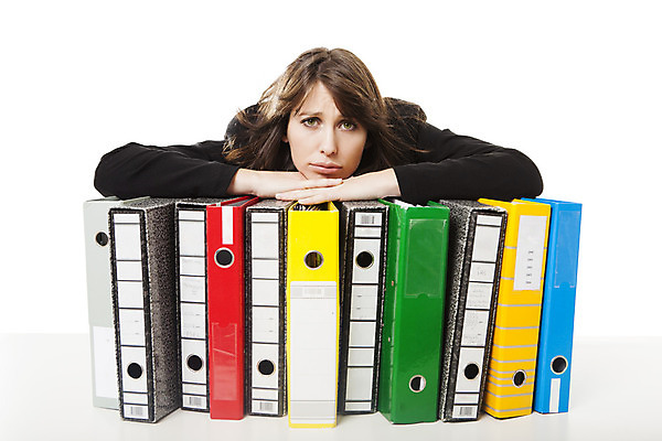 포토 JPG 해외이미지 응시 여자 엎드리기 백그라운드 비즈니스 스트레스 피곤 한명 서기 사람 상반신 성인 앞모습 쌓기 흰색 잡기 업무 작업 비즈니스우먼 좌절 흰배경 폴더 업무과다 비서 문제 과부하 성인여자한명만 해외202004 해외포토 직업 1 시선 감정 뷰포인트 컬러 컨셉 모션 직장인 파일 여자한명만 성인여자만 파일형식