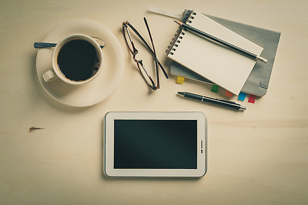 포토 JPG 해외이미지 라이프스타일 커피 백그라운드 인터넷 비즈니스 모바일 추상 휴식 직장 사람없음 컵 스마트폰 사무실 알약 펜 디지털 스크린 쪽지 공책 장비 터치 수확 네트워크 이메일 잡지 연결 휴대용 스마트 전자 멀티미디어 전자상거래 패드 단절 소셜 소셜네트워크 터치스크린 필터 스타일 힙스터 셀룰러 효과 해외202004 해외포토 식기 패션 음료 컨셉 무늬 농업 회사 문구용품 생활 간행물 핸드폰 스마트기기 필기구 약 오브젝트 파일형식