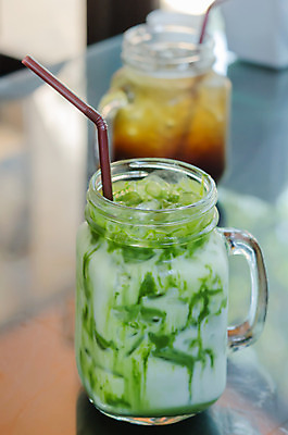 포토 JPG 해외이미지 음료 음식 유리 동양인 사람없음 컵 초록색 일본 얼음 우유 흰색 신선 액체 달콤 상쾌 해외202004 얼림 해외포토 자연요소 식기 감정 아시아 컬러 컨셉 재질 유제품 인종 맛 파일형식