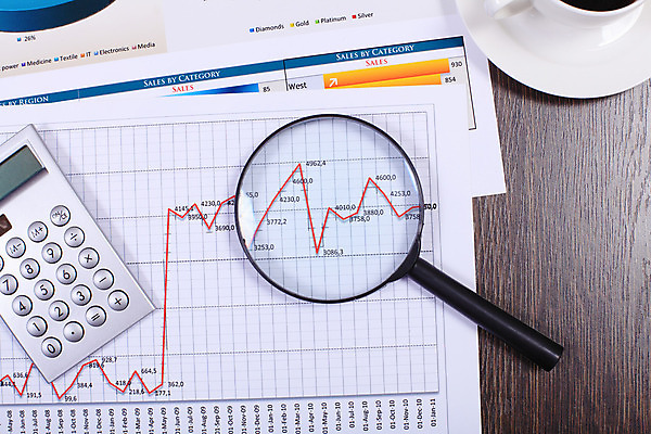 포토 JPG 해외이미지 종이 컨셉 회사 비즈니스 통계 탁자 그래프 직장 사람없음 사무실 펜 볼펜 자료 계산기 정보 키보드 업무 계획 오브젝트 보고서 문서 해외202004 해외포토 가구 문구용품 필기구 장비 작업 파일형식