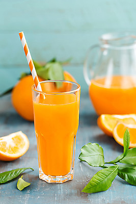 포토 JPG 해외이미지 음료 음식 백그라운드 잎 다이어트 오렌지 과일 탁자 귤 건강 사람없음 목재 노란색 주스 추위 시골 신선 칵테일 액체 달콤 아침식사 오렌지주스 시원함 상쾌 유기농 내추럴 스무디 채식주의자 디톡스 해외202004 해외포토 나무 식물 웰빙 감정 컬러 가구 재료 주류 식사 맛 과일주스 채식 파일형식