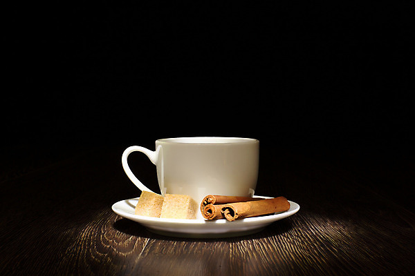 포토 JPG 해외이미지 접시 커피 음료 음식 탁자 따뜻함 사람없음 컵 갈색 검은색 거품 카페 머그컵 흰색 뜨거움 낟알 컵받침 카푸치노 에스프레소 모카 카페인 해외202004 해외포토 식기 컬러 가구 상점 받침대 파일형식