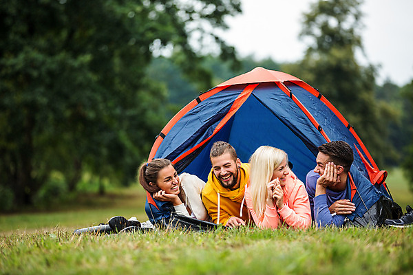 포토 JPG 해외이미지 백인 라이프스타일 여자 남자 행복 자연 텐트 미소 풍경 여러명 20대 성인 야외 초록색 우정 캠핑 장비 시골 캠핑장 성인만 해외202004 해외포토 서양인 감정 컬러 다수 레저 표정 캠핑도구 사람 청년 생활 친구 생태계 파일형식