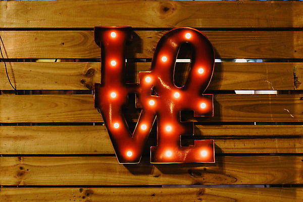 포토 JPG 해외이미지 모양 디자인 꽃 행복 분홍색 결혼 백그라운드 컨셉 텍스트 자연 탁자 결혼식 추상 휴가 발렌타인데이 선물 사랑 사람없음 목재 장식 빨간색 초록색 단어 봄 낭만 수확 흰색 하트 축하 신용카드 메시지 편지 심볼 오브젝트 사인 질감 복고 초대 옛날 핸드메이드 해외202004 해외포토 나무 식물 문자 계절 감정 컬러 가구 무늬 농업 재료 데이이벤트 이벤트 금융 생태계 파일형식