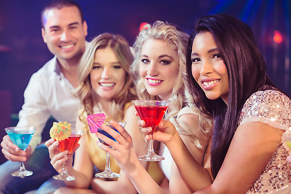 포토 JPG 해외이미지 백인 라이프스타일 긴머리 드레스 여자 남자 행복 과일 함께함 실내 웃음 사람 앉기 이벤트 여러명 20대 성인 30대 파티 우정 축하 잡기 칵테일 바 화려 야간 클럽 흥분 스타일 성인만 유흥 해외202004 해외포토 자연요소 서양인 헤어스타일 옷 감정 다수 컨셉 모션 주류 표정 청년 내부 생활 장년 친구 파일형식