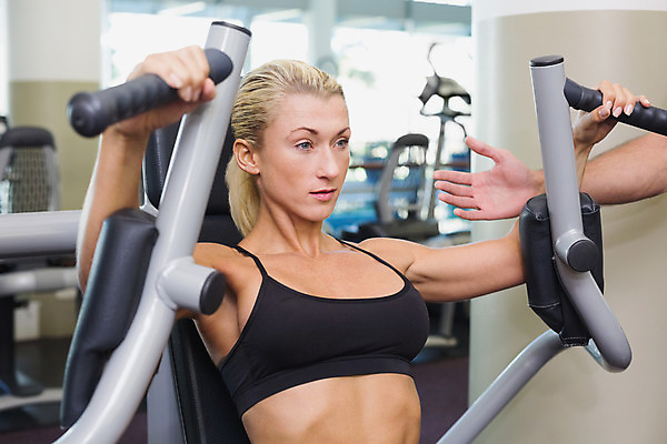 포토 JPG 해외이미지 서양인 외국인 백인 라이프스타일 웰빙 여자 스포츠 근육 실내 건강 한명 앉기 20대 성인 운동복 운동 힘 기계 헬스장 잡기 체육관 성인여자한명만 크로스핏 해외202004 해외포토 1 옷 모션 사람 인종 청년 내부 생활 헬스 여자한명만 성인여자만 파일형식