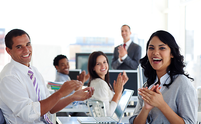 포토 JPG 해외이미지 서양인 외국인 백인 여자 남자 비즈니스 사업가 직장 함께함 대화 서기 사람 앉기 정장 여러명 성인 건물 사무실 흰색 비즈니스맨 비즈니스우먼 계획 대표 질문 박수 동료 직원 마케팅 프로젝트 해외202004 해외포토 직업 건축물 옷 컬러 다수 컨셉 회사 관계 모션 말하기 인종 손짓 직장인 파일형식