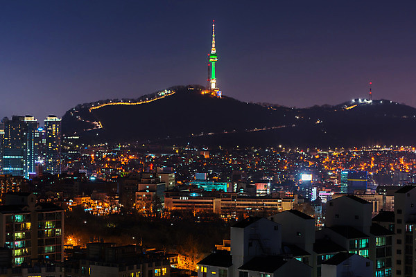 포토 JPG 해외이미지 아시아 여행 비즈니스 건축양식 산 서울 한국 안테나 동양인 풍경 사람없음 건물 금융 도시풍경 탑 텔레비전 어둠 황혼 새벽 도시 센터 도심 야간 저녁 장면 지역 대도시 스카이라인 남쪽 해외202004 해외포토 자연요소 건축물 건축 나라 통신 인종 경제 전자제품 일몰 방향 파일형식