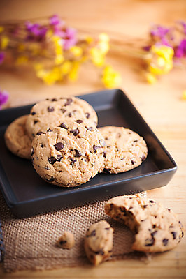 포토 JPG 해외이미지 라이프스타일 접시 음식 백그라운드 비즈니스 아침 추상 휴식 디저트 요리 사람없음 장식 크래커 쿠키 초콜릿 카페 수확 신선 달콤 맛 굽기 정물화 해로움 핸드메이드 스타일 맛있는 해외202004 해외포토 주간 식기 컨셉 무늬 농업 생활 상점 구이 그림 파일형식