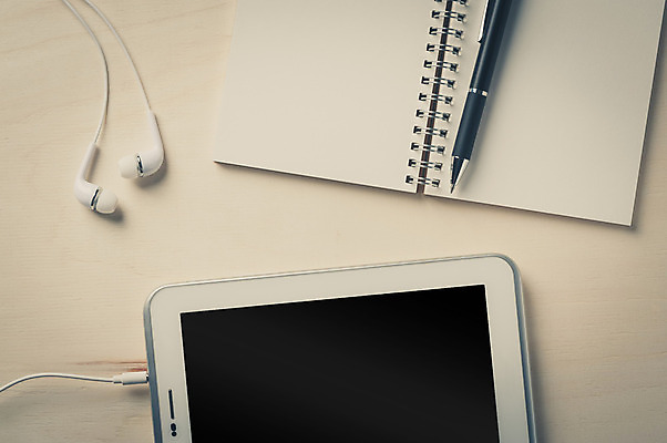 포토 JPG 해외이미지 라이프스타일 디자인 종이 백그라운드 인터넷 비즈니스 텍스트 모바일 추상 아이디어 직장 사람없음 스마트폰 사무실 알약 펜 디지털 다이어리 쪽지 공책 공백 수확 업무 네트워크 메시지 잡지 연결 휴대용 작가 스마트 소셜네트워크 조언 필터 스타일 힙스터 카피스페이스 셀룰러 효과 해외202004 해외포토 직업 패션 컨셉 무늬 농업 회사 문구용품 생활 간행물 핸드폰 스마트기기 필기구 약 사무용품 작업 오브젝트 파일형식