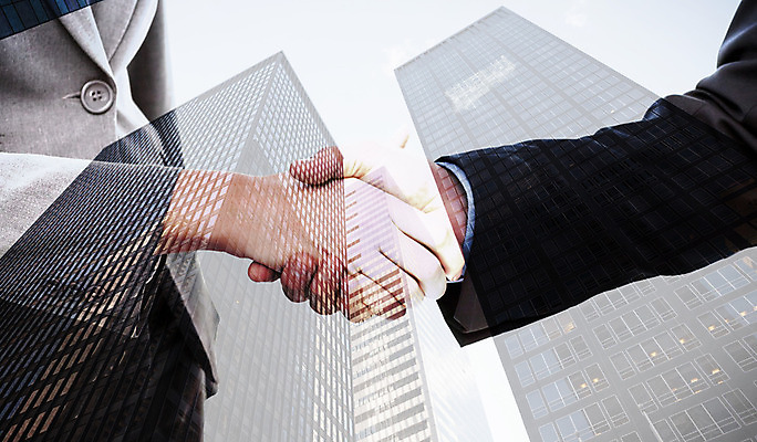 포토 JPG 해외이미지 백인 손 여자 남자 비즈니스 성공 협력 악수 사람 성인 두명 건물 30대 금융 도시풍경 사무실 고층빌딩 거래 도시 그룹 경영자 환영 동의 정중 해외202004 해외포토 서양인 건축물 컨셉 풍경 손짓 빌딩 신체부위 장년 경제 리더 파일형식