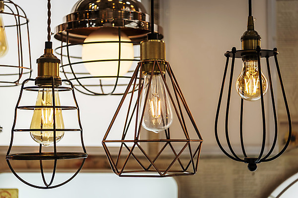 포토 JPG 전구 유리 조명 실내 밝음 근접촬영 사람없음 아웃포커스 빛 여러개 전시 에너지 조명가게 국내포토 뷰포인트 다수 재질 촬영기법 내부 상점 파일형식