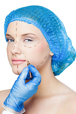 포토 JPG 해외이미지 백인 응시 여자 얼굴 무늬 실내 건강 한명 미소 성인 환자 성형수술 피부 준비 흰배경 수술장갑 외과 의료성형뷰티 성인여자한명만 해외202004 해외포토 서양인 1 시선 장갑 백그라운드 의학 표정 병원 사람 내부 신체부위 흰색 수술 여자한명만 성인여자만 파일형식