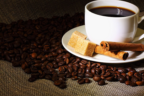 포토 JPG 해외이미지 접시 커피 음료 음식 탁자 따뜻함 사람없음 컵 갈색 검은색 거품 카페 머그컵 흰색 뜨거움 낟알 컵받침 카푸치노 에스프레소 모카 카페인 해외202004 해외포토 식기 컬러 가구 상점 받침대 파일형식