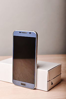 포토 JPG 해외이미지 아이콘 손 디자인 배너 백그라운드 돈 인터넷 비즈니스 통신 모바일 세포 사람 사람없음 스마트폰 핸드폰 컴퓨터 디지털 스크린 터치 무선전화기 스마트 터치스크린 셀룰러 해외202004 해외포토 컨셉 신체부위 전자제품 스마트기기 재산 전화기 파일형식