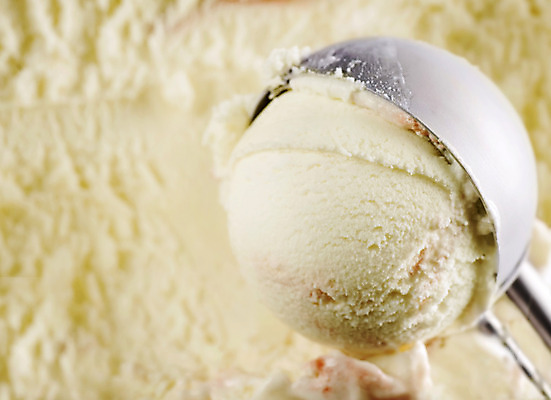 포토 JPG 해외이미지 음식 딸기 아이스크림 디저트 사람없음 노란색 냉동 흰색 달콤 크림 바닐라 맛있는 해외202004 해외포토 컬러 과일 맛 파일형식