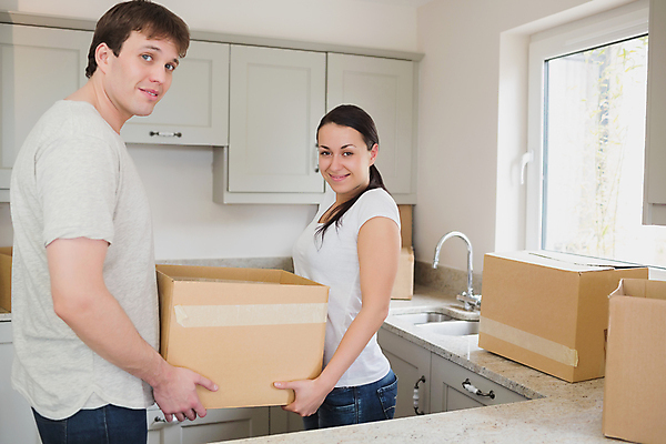 포토 JPG 해외이미지 백인 라이프스타일 커플 응시 여자 남자 행복 가사 포장 가정 모션 남편 새로움 아파트 주택 함께함 실내 사랑 20대 성인 두명 30대 상자 주방 잡기 아내 패키지 성인만 해외202004 해외포토 서양인 시선 감정 컨셉 관계 사람 청년 내부 건물 생활 장년 파일형식