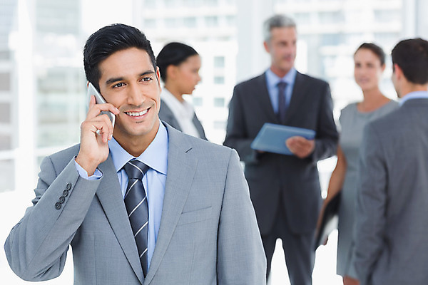 포토 JPG 해외이미지 백인 여자 남자 행복 40대 중년 직장 함께함 실내 서기 정장 여러명 20대 성인 30대 스마트폰 사무실 직장인 비즈니스맨 비즈니스우먼 인도인 무선전화기 동료 직원 해외202004 해외포토 서양인 외국인 직업 옷 감정 다수 컨셉 회사 비즈니스 관계 모션 사람 동양인 청년 내부 장년 핸드폰 스마트기기 전화기 파일형식