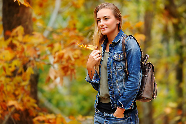 포토 JPG 해외이미지 나무 백인 모델 라이프스타일 계절 공원 여자 행복 여행 백그라운드 잎 자연 날씨 한명 미소 사람 성인 야외 햇빛 노란색 유행 맑음 기쁨 가을 잡기 숲 성인여자한명만 해외202004 해외포토 서양인 식물 1 공공시설 감정 컬러 모션 표정 생활 태양 생태계 여자한명만 성인여자만 파일형식