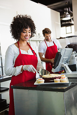 포토 JPG 해외이미지 백인 라이프스타일 여자 남자 행복 커피 음식 장갑 유니폼 비즈니스 청소년 노동자 실내 서기 20대 성인 두명 30대 케이크 상점 식당 앞치마 카페 빵집 업무 자르기 종업원 웨이터 계산대 직원 서비스 바리스타 카페테리아 주인 해외202004 해외포토 서양인 직업 잡화 옷 감정 음료 모션 디저트 사람 청년 내부 생활 장년 작업 파일형식