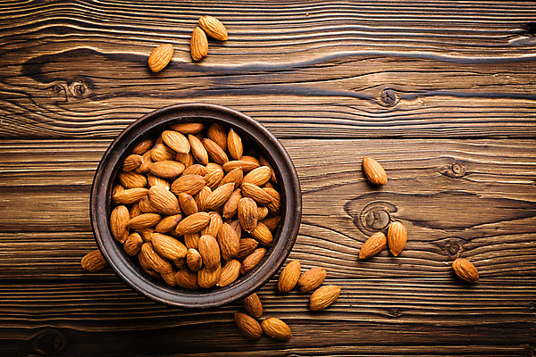 포토 JPG 해외이미지 음식 백그라운드 다이어트 탁자 건강 씨앗 사람없음 목재 견과류 사발 유기농 알맹이 날것 아몬드 흙더미 내추럴 채식주의자 해외202004 해외포토 나무 식물 웰빙 가구 재료 흙 사기그릇 채식 파일형식 더미