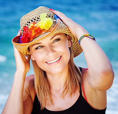 포토 JPG 해외이미지 백인 모델 모자 여자 꽃 행복 여유 얼굴 바다 여행 휴가 휴식 관리 한명 미소 사람 성인 야외 물 여름 파란색 파티 유행 맑음 뜨거움 선탠 휴양지 하와이 밀짚 파라다이스 하와이인 해외202004 해외포토 자연요소 서양인 외국인 식물 1 잡화 계절 감정 컬러 컨셉 날씨 표정 이벤트 신체부위 미국 장소 짚 파일형식