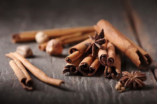 포토 JPG 해외이미지 음식 백그라운드 재료 탁자 건조 요리 사람없음 장식 갈색 주방 조미료 막대기 향신료 향 시나몬 해외202004 해외포토 컬러 가구 향미료 파일형식