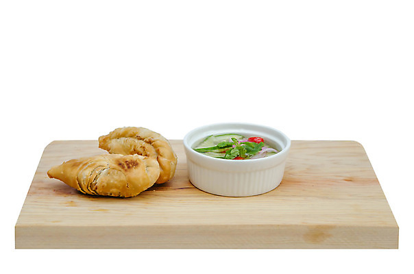 포토 JPG 해외이미지 전통 아시아 문화 고추 나선형 요리 동양인 사람없음 목재 치킨 튀김 껍질 아침식사 인도인 굽기 향신료 유기농 매움 반죽 퍼프 서빙 레시피 카레 말레이시아 싱가폴 점심식사 입가심 페스츄리 핸드메이드 맛있는 해외202004 해외포토 외국인 나무 웰빙 나라 음식 빵 무늬 채소 재료 인종 식사 맛 구이 닭고기요리 향미료 파일형식