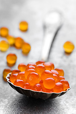 포토 JPG 해외이미지 음식 바다 백그라운드 오렌지 재료 탁자 건강 어류 요리 사람없음 빨간색 숟가락 검은색 식사 초밥 신선 투명 고급 해산물 유기농 날것 연어 절임 짠맛 캐비아 프리미엄 맛있는 해외202004 해외포토 웰빙 컬러 가구 컨셉 과일 식재료 수저 수중동물 맛 일본음식 파일형식