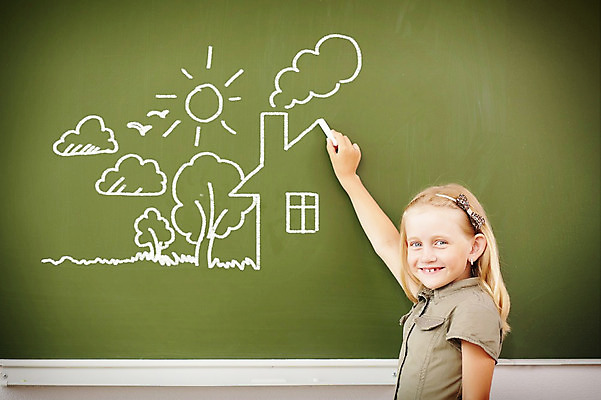 포토 JPG 해외이미지 백인 학생 여학생 여자 교육 어린이 교실 학교 수업 실내 한명 서기 사람 책 초록색 칠판 수학 분필 소녀한명만 해외202004 해외포토 서양인 1 컬러 교과목 모션 내부 초크 여자한명만 소녀만 파일형식