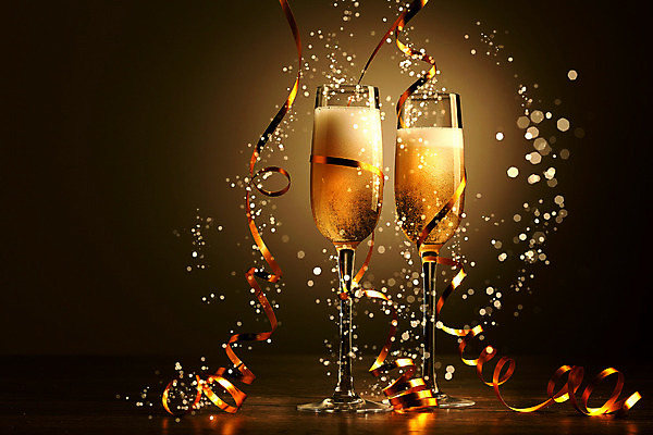 포토 JPG 해외이미지 디자인 기념일 행복 리본 음료 백그라운드 크리스마스 겨울 검은배경 새로움 기념 선물 사랑 사람없음 빛 상자 파티 축제 낭만 축하 알코올 샴페인 샴페인잔 해외202004 해외포토 계절 감정 컨셉 술잔 주류 이벤트 검은색 파일형식