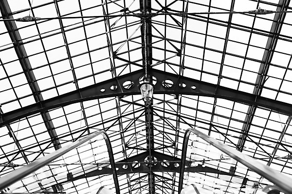 포토 JPG 해외이미지 모양 구름 디자인 실루엣 백그라운드 컨셉 패턴 곡선 비즈니스 건축양식 창문 유리 하늘 지붕 추상 미래 프레임 실내 사람없음 내부 건물 빛 쇼핑 사무실 금속 검은색 줄무늬 흰색 도시 홀 투명 철 묘사 천장 철사 기하학 천창 철강 해외202004 해외포토 자연요소 건축물 건축 선 컬러 무늬 재질 촬영기법 공간 파일형식