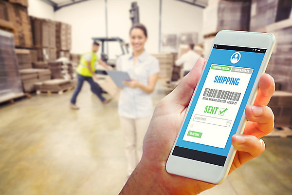 포토 JPG 해외이미지 전신 백인 손 여자 남자 행복 산업 40대 중년 비즈니스 노동자 서기 들기 사람 여러명 상반신 20대 앞모습 옆모습 신체부위 스마트폰 상자 태블릿 스크린 터치 잡기 작업 비즈니스우먼 스마트 창고 상업 온라인쇼핑 물류 전송 터치스크린 카피스페이스 해외202004 해외포토 서양인 직업 감정 뷰포인트 다수 컨셉 모션 청년 성인 전자제품 핸드폰 스마트기기 쇼핑 공백 직장인 온라인 파일형식