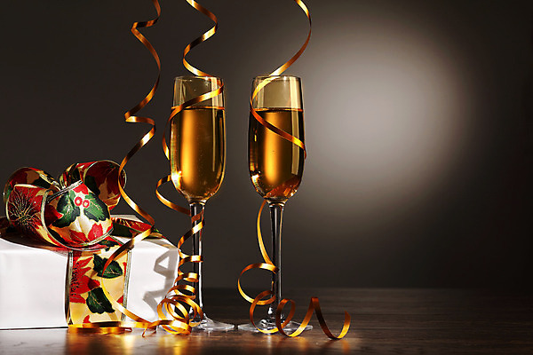 포토 JPG 해외이미지 디자인 기념일 행복 리본 음료 백그라운드 크리스마스 겨울 검은배경 새로움 기념 선물 사랑 사람없음 빛 상자 파티 축제 낭만 축하 알코올 샴페인 샴페인잔 해외202004 해외포토 계절 감정 컨셉 술잔 주류 이벤트 검은색 파일형식