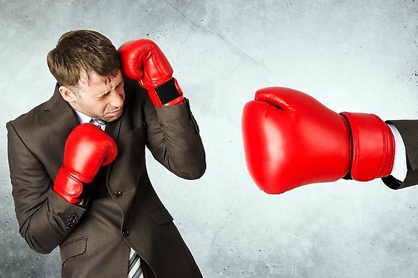 포토 JPG 해외이미지 손 남자 백그라운드 비즈니스 아이디어 한명 사람 정장 운동복 경쟁 장비 반지 비즈니스맨 가죽 충돌 오브젝트 노크 때리기 성인남자한명만 해외202004 해외포토 1 옷 컨셉 장신구 모션 신체부위 직장인 남자한명만 성인남자만 파일형식