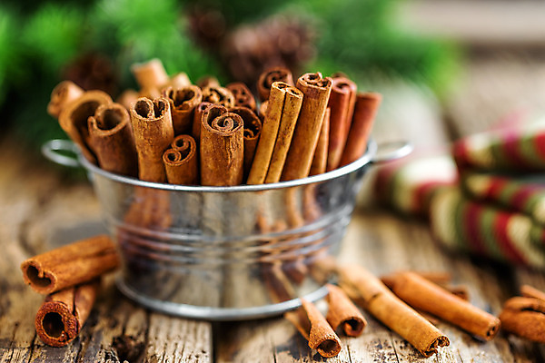 포토 JPG 해외이미지 음식 백그라운드 재료 탁자 건조 요리 사람없음 장식 갈색 조미료 막대기 향신료 유기농 향료 향 시나몬 해외202004 해외포토 웰빙 컬러 가구 향기 냄새 향미료 파일형식