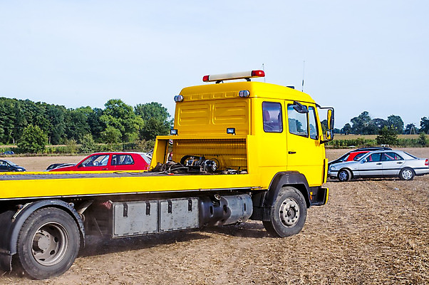 포토 JPG 해외이미지 도로 교통시설 자동차 유리 거리 안전 사람없음 손상 긴급 고속도로 구출 위험 소방관 충돌 사건 고장 서비스 짐차 길가 깨짐 자동 재앙 트러블 해외202004 해외포토 길 육상교통 교통 컨셉 재질 도움 구조원 소방 시설 파일형식
