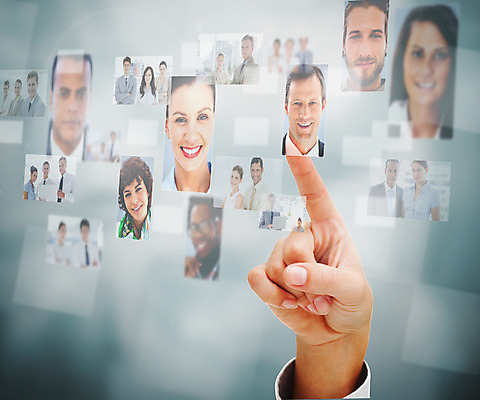 포토 JPG 해외이미지 백인 손 여자 남자 얼굴 40대 중년 50대 여러명 상반신 20대 성인 앞모습 옆모습 신체부위 30대 스크린 터치 가리킴 비즈니스맨 선택 보여주기 채용 터치스크린 해외202004 해외포토 서양인 뷰포인트 다수 컨셉 비즈니스 모션 사람 손짓 청년 장년 직장인 파일형식