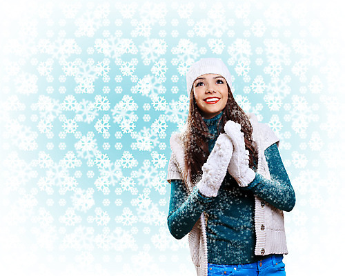 포토 JPG 해외이미지 백인 모델 옷 계절 여자 행복 백그라운드 겨울 따뜻함 한명 사람 성인 10대 유행 목도리 기쁨 흰색 스웨터 긍정 돌봄 해외202004 손모아장갑 해외포토 서양인 1 잡화 감정 컬러 장갑 컨셉 상의 모션 청소년 파일형식