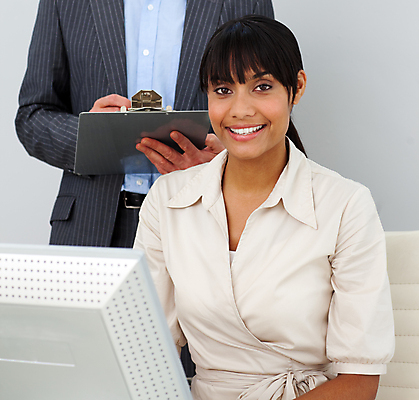 포토 JPG 해외이미지 직업 응시 여자 남자 행복 비즈니스 사업가 통신 탁자 성공 협력 직장 실내 사람 정장 성인 두명 노트북 컴퓨터 사무실 업무 작업 비즈니스맨 비즈니스우먼 그룹 확인 서비스 컨설턴트 경영자 각도 경영 멀티 해외202004 우호적 해외포토 시선 옷 감정 가구 컨셉 회사 내부 전자제품 직장인 전문직 상담 리더 파일형식