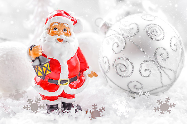 포토 JPG 해외이미지 디자인 계절 행복 별 백그라운드 크리스마스 겨울 공 새로움 기념 선물 사람없음 장식 빨간색 빛 산타클로스 축제 장식볼 흰색 축하 원형 눈송이 은색 12월 묘사 해외202004 해외포토 자연요소 도형 기념일 감정 컬러 컨셉 눈_날씨 날짜 파일형식